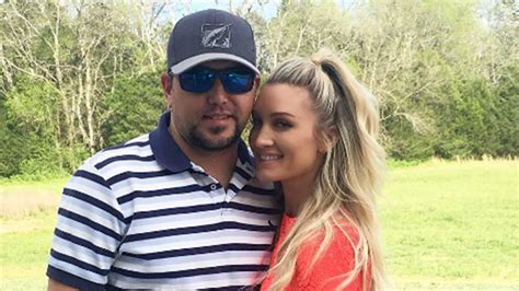 Jason Aldean's wife takes on mom-shamers who criticized her vacation - TODAY.com