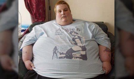 400-POUND SUES HIS PARENTS BECAUSE HE IS FAT