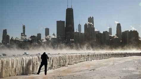 In pictures: Polar vortex strikes North America - BBC News