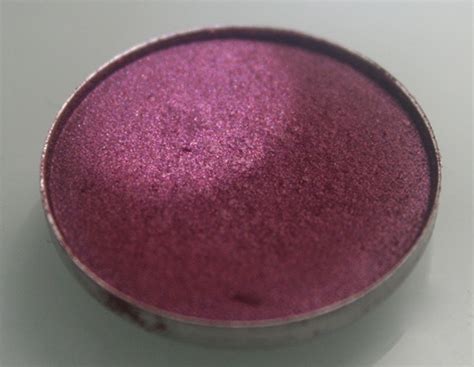 Makeup, Beauty and More: MAC Eye Shadow in Plum Dressing