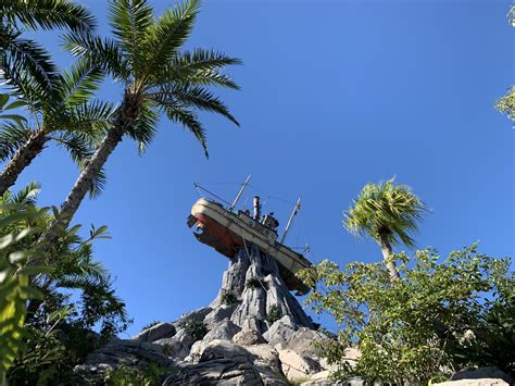 Complete Guide to Disney's Typhoon Lagoon Water Park (2020) - Mouse Hacking