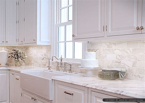 calacatta-gold-subway-backsplash-tile-cabinet - Planet Granite