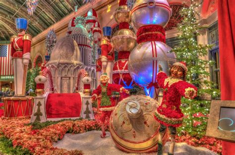 Where To See Christmas Lights in Vegas - Gina Bear's Blog