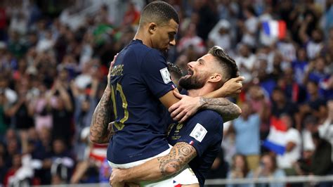 “J'ai beaucoup rigolé sur les montages” : Olivier Giroud commente la photo avec Kylian Mbappé ...