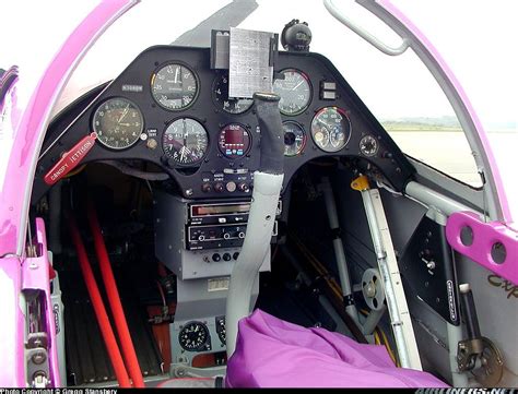 Sukhoi Su-26 | Cockpit, Flying vehicles, Aerobatics