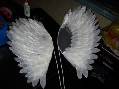 Angel Wings Project · A Wing · Home + DIY on Cut Out + Keep · Creation by Syndiclaire