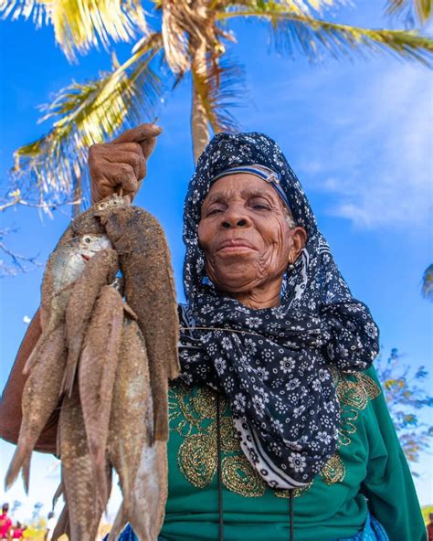 98 Photographs Showing The Radiance Of People Living In Mozambique, By ...