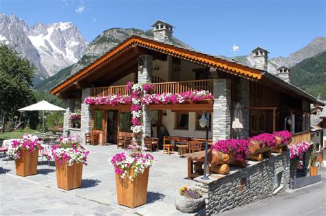 [2023 PICKS] The Best Boutique Hotels in Courmayeur, Italy