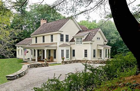 Something about these simple 2 story farmhouses makes me feel peaceful. | Home Sweet Home ...