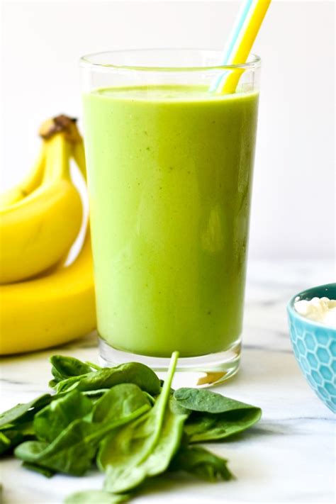 A Simple Summer Green Smoothie | With Two Spoons