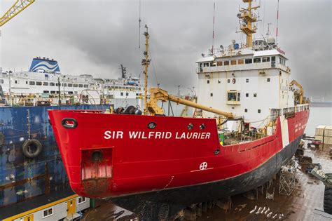 CCGS Sir Wilfrid Laurier arrives at Vancouver Drydock for extensive refit project - Seaspan