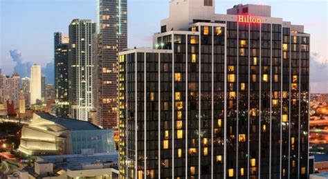 Luxury Hilton Miami Downtown hotel for $211 - The Travel Enthusiast The ...