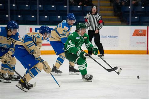 Game Recap: Bucks Stun Vees to Extend Winning Streak to 5 | Cranbrook Bucks