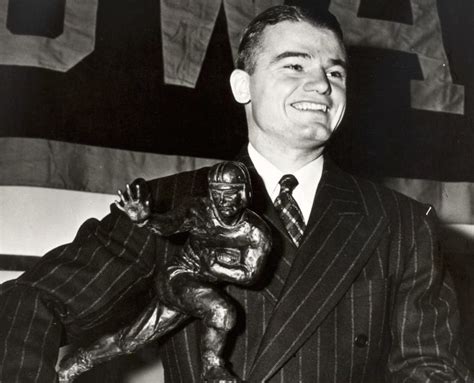 Remembering Nile Kinnick | Heisman