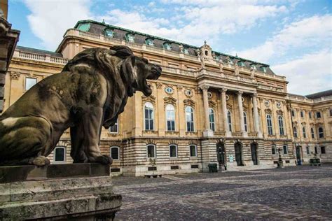 Walking and Talking Budapest History - Travel Past 50