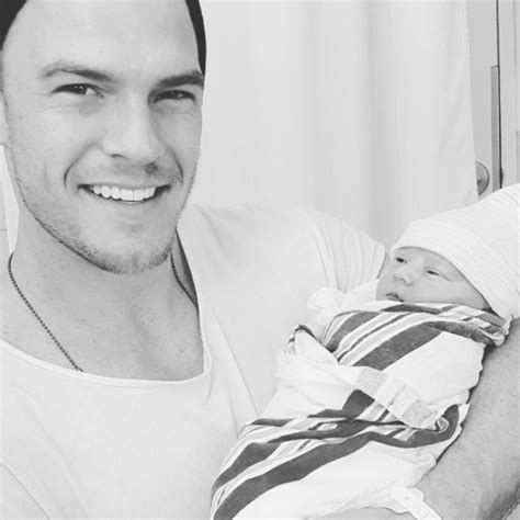 The Hunger Games Star Alan Ritchson Welcomes Third Child With His Wife ...