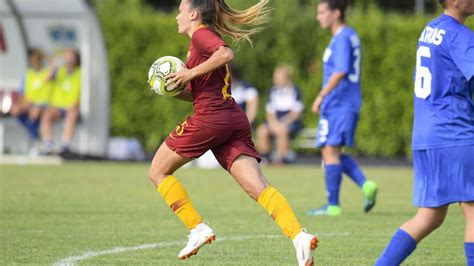 Gallery: 20 photos from Roma Women's historic Serie A debut - AS Roma