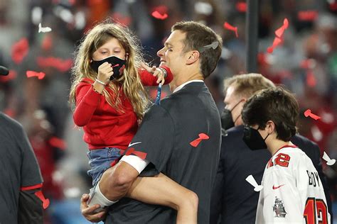 Tom Brady Family Pictures - img-broseph