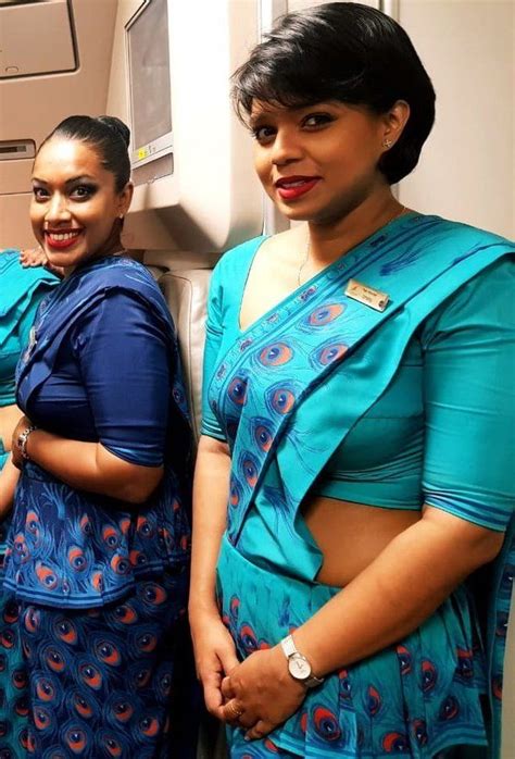 Sri lankan airlines Cabin Crew | Air hostess uniform, Airline cabin crew, Cabin crew