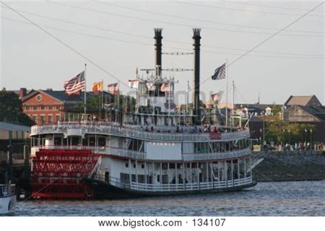 Mississippi River Image & Photo (Free Trial) | Bigstock