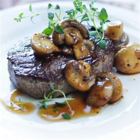 Grilled Sirloin Steak with Mushroom-Wine Sauce