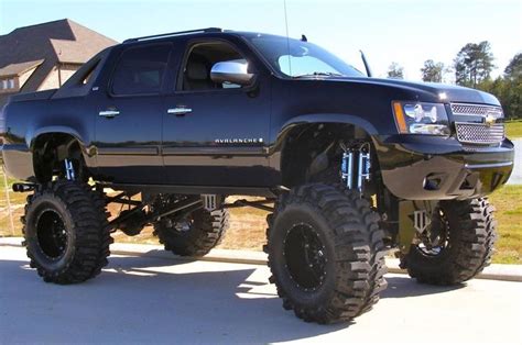 Lifted Chevy Avalanche truck. | Eye Candy | Pinterest | Chevy avalanche ...