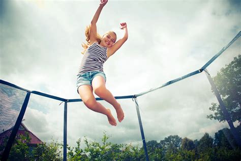 Best Trampolines With Basketball Hoop (Reviews & Buyer's Guide)! - The Home Dweller