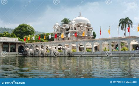 Floating Palace, Udaipur, India Stock Image - Image: 26971921