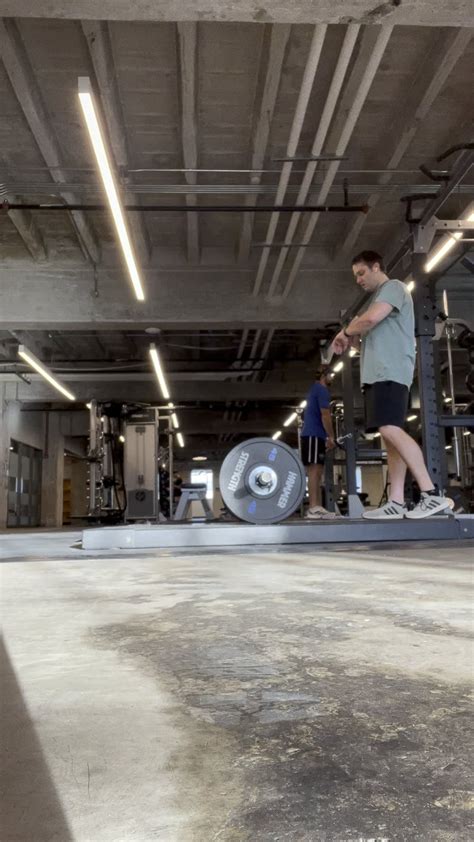 Deadlift Form Check : r/StartingStrength