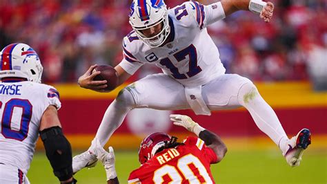 Bills at Chiefs score, takeaways: Josh Allen tops Patrick Mahomes as ...