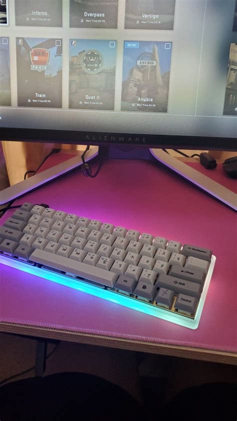 Custom keyboard with lubed cream switches for Sale in Tolleson, AZ - OfferUp