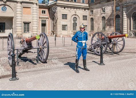 The Royal Guards at the Royal Palace in Stockholm Editorial Photo ...