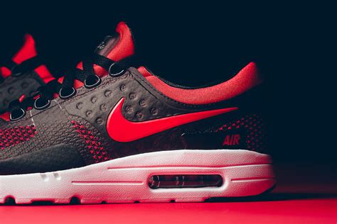 Nike Air Max Zero Essential "University Red/Black"