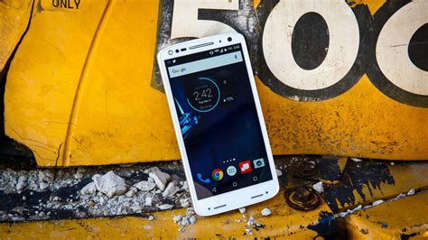 Motorola Droid Turbo 2 review: Drop-defying: This phone's screen won't ...