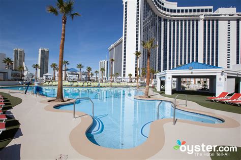 Westgate Las Vegas Resort & Casino - The Pool at the Westgate Las Vegas Resort & Casino | Oyster ...