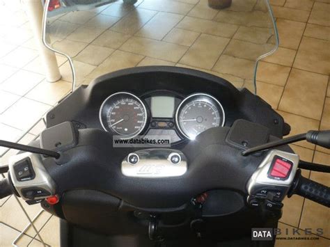 2012 Piaggio MP3 400 LT