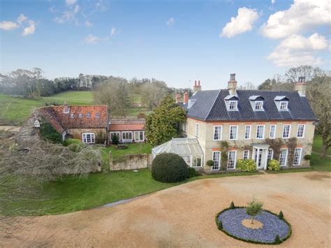 This grand holiday property is set in extensive grounds with stunning ...