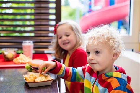 The #1 Healthiest Fast-Food Kids Meal to Order, According to a Nutritionist