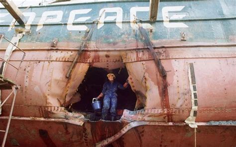 20 Photographs of the 1985 Sinking of the Rainbow Warrior | Rainbow ...
