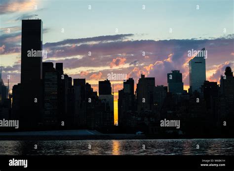 NYC midtown skyline from Long Island City Stock Photo - Alamy