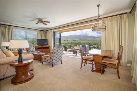 Rooms & suites with ocean views | Outrigger Honua Kai Resort & Spa