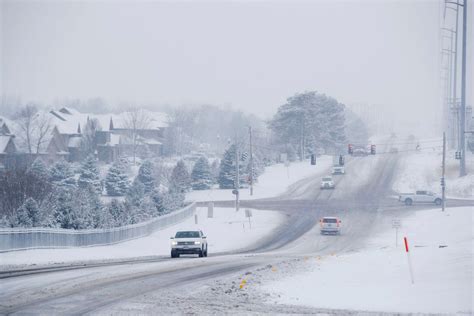 Winter storm slams U.S. mid-Atlantic region for a second day - The ...