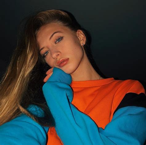 SOPHIA DIAMOND – Instagram Pictures 12/23/2018 – HawtCelebs