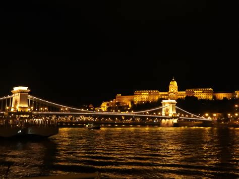 Budapest Buda Castle and Chain Bridge Night BRC - Budapest River Cruise