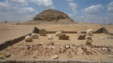 Day tour Hawara Pyramids Lahoun and Karanis - Deluxe Tours Egypt