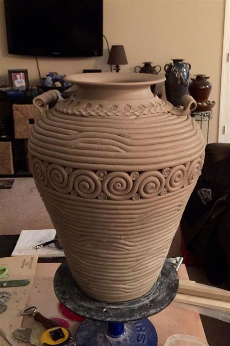 Large coil pot #coilbuilding #coilBuilds | Coil pottery, Coil pots, Ceramic coil