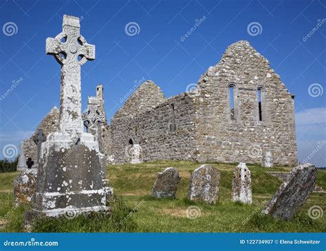 Clonmacnoise Cathedral with the Typical Crosses and Graves Editorial Photography - Image of ...