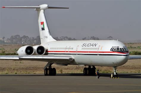 Ilyushin Il-62 picture #01 - Barrie Aircraft Museum