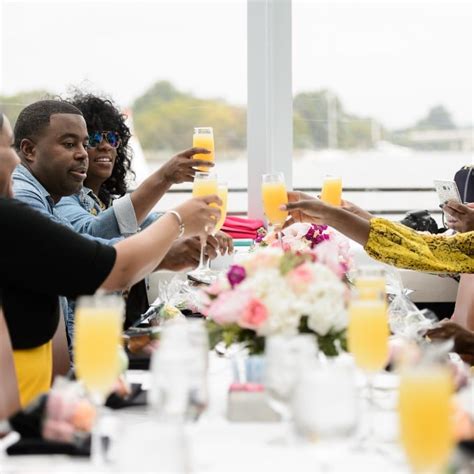 Washington DC: Mimosa Brunch Cruise at Virgin Experience Gifts