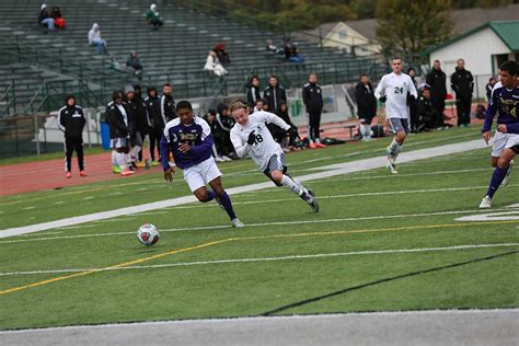 Men's soccer shut out at Seton Hill - The Rocket